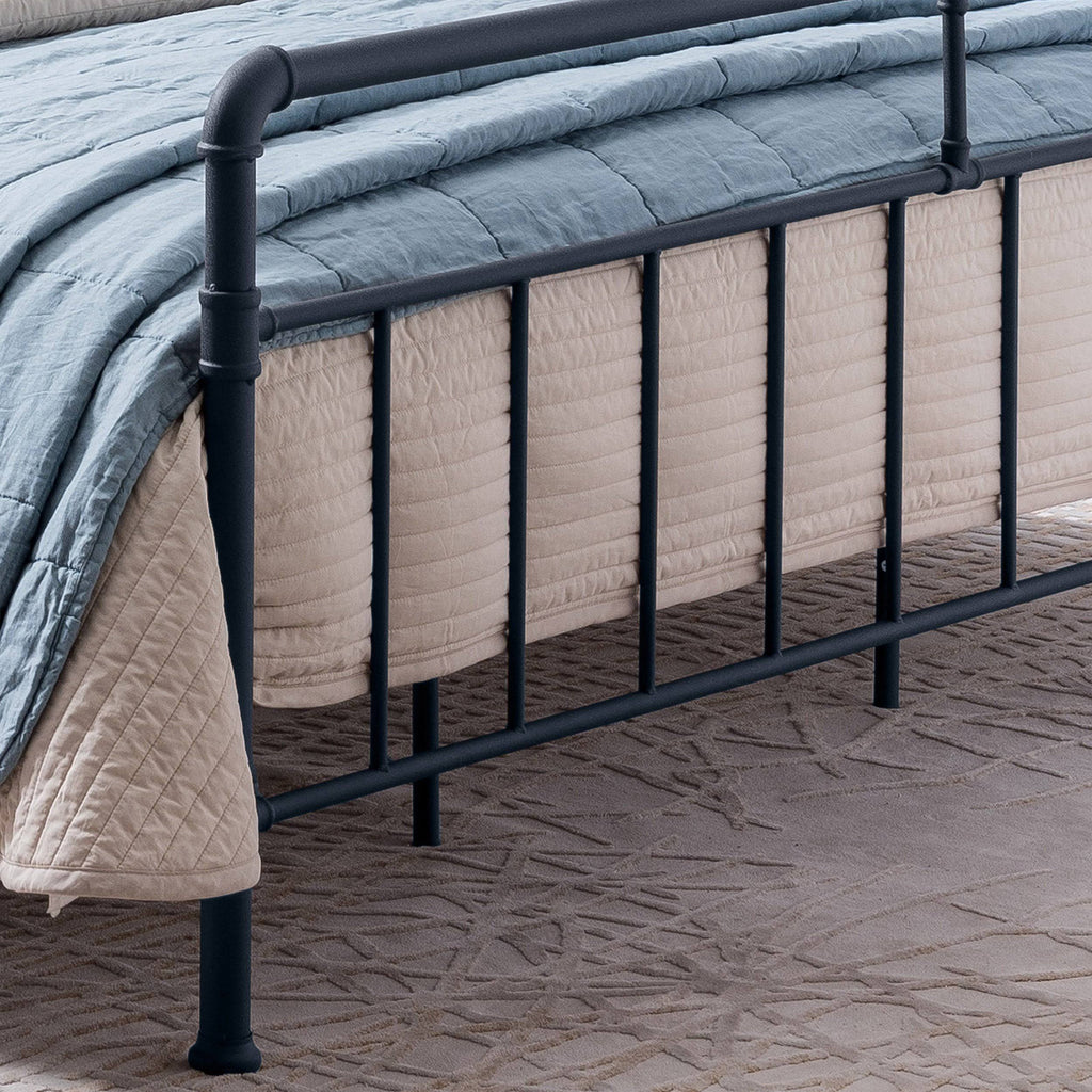 Queen-size Iron Bed Frame T73415