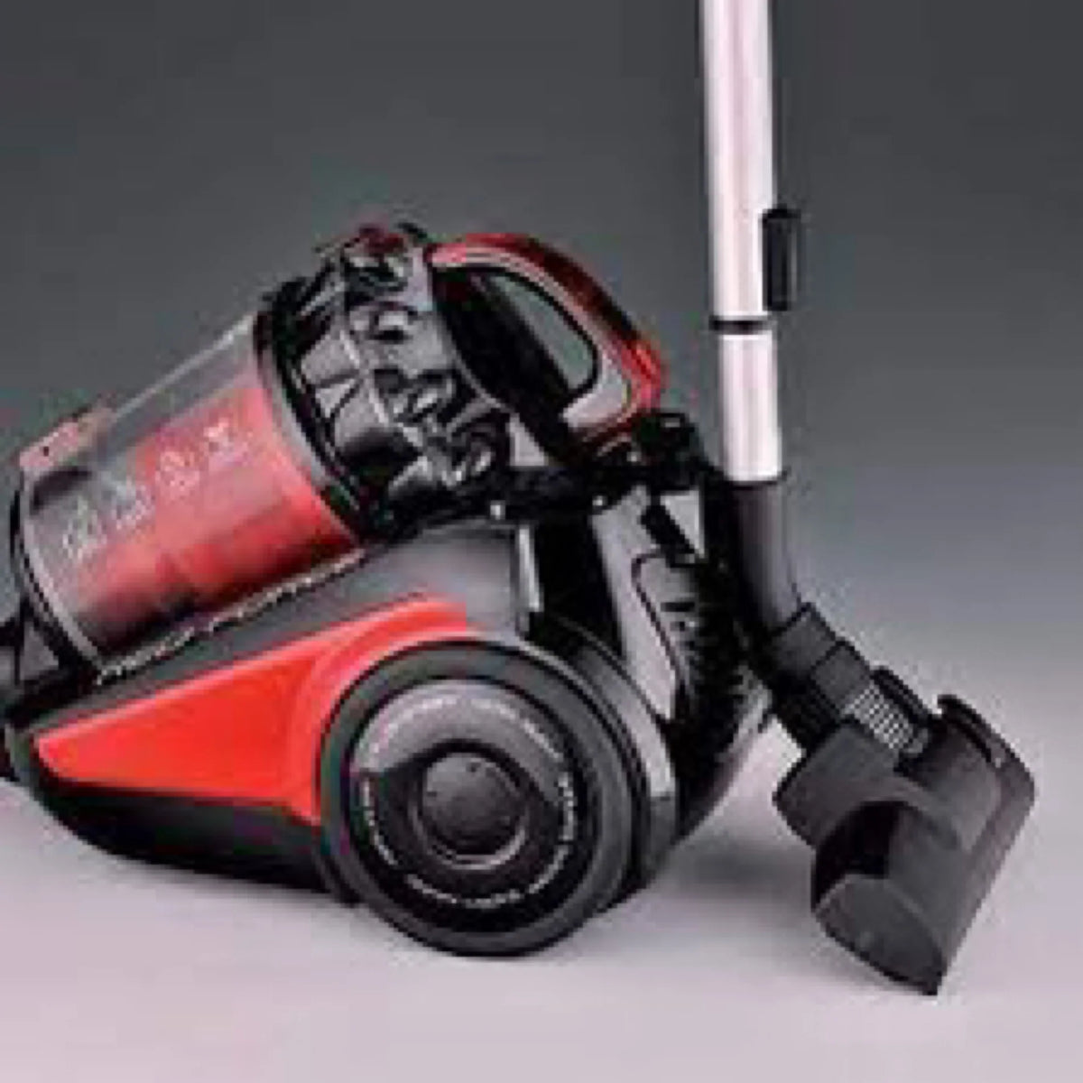Bagless Vacuum Cleaner 2200W X8824