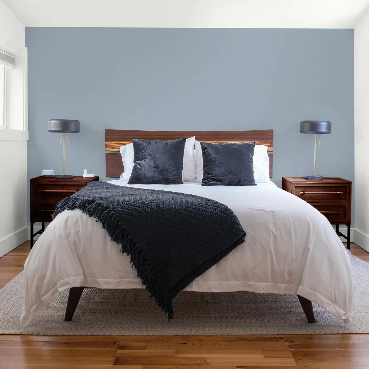 Interior Paint Gray Semi-Gloss 1 Gallon T13186