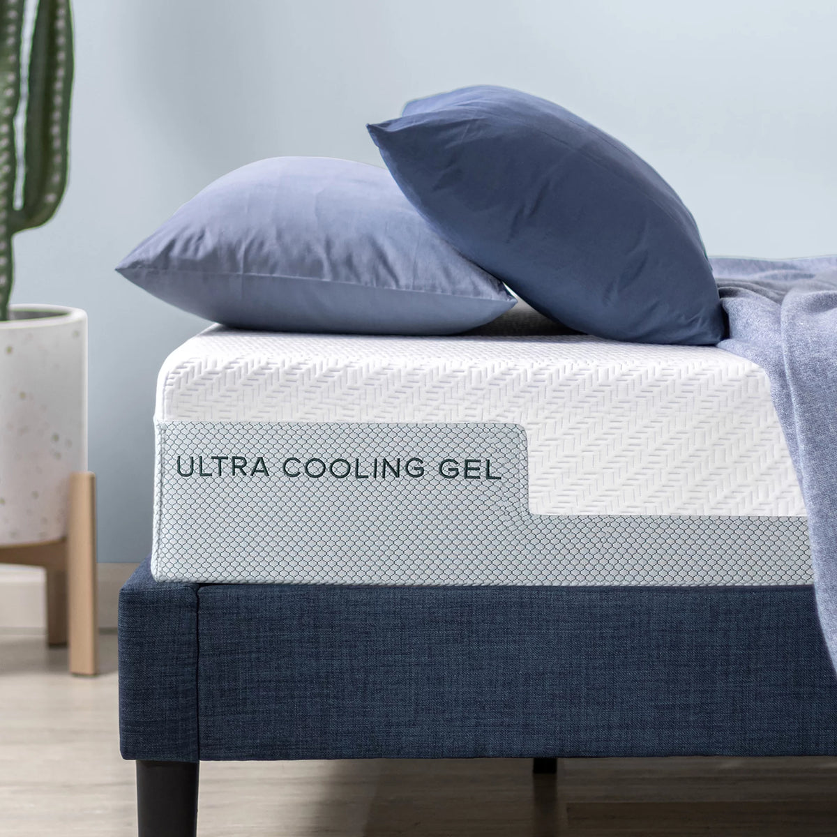 Queen Cooling Gel Memory Foam Mattress Z70097