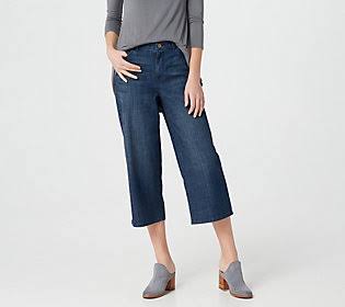 Lightweight Boyfriend Capri Jeans, Size Plus 28, Dark Wash U3474